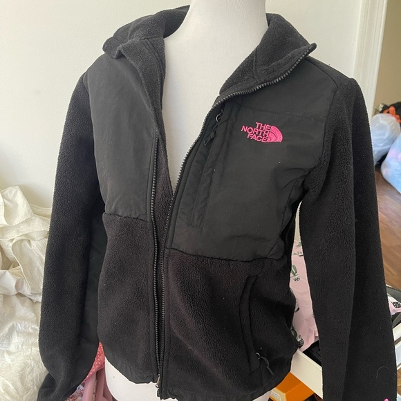The North Face Black Fleece Jacket with Pink Breast Cancer Logo - Picture 2 of 4